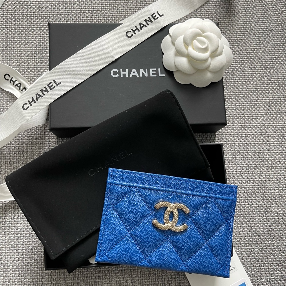 BNIB 22B Chanel Caviar Flat Card Holder